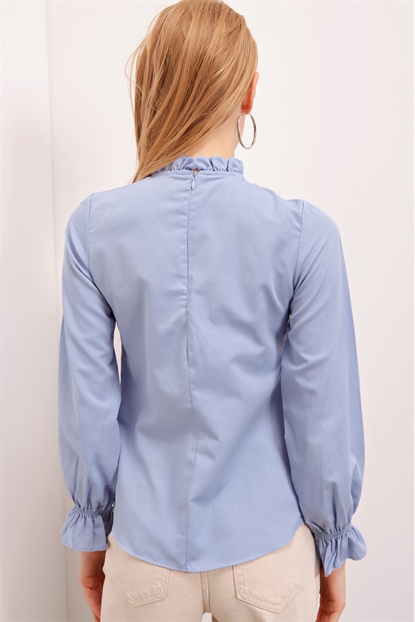 Kadın A.Mavi Yaka Büzgü Detay Bluz