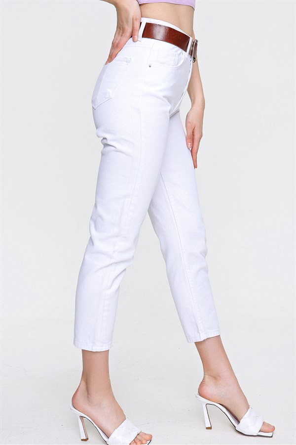 Kadın Beyaz Kemerli Kot Pantolon