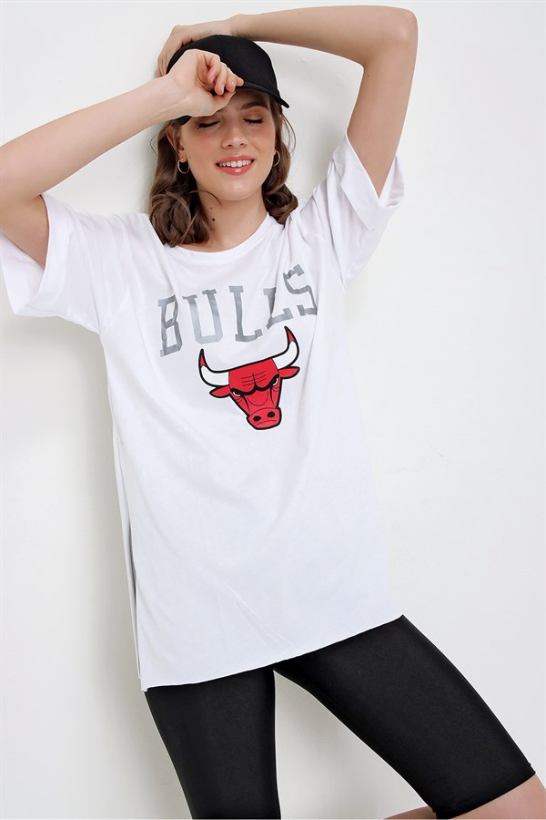 Kadın Beyaz Bulls Baskılı Tişört 