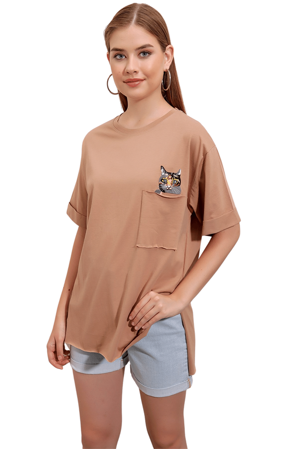 Kadın Camel Kedi Nakışlı Cepli Tişört
