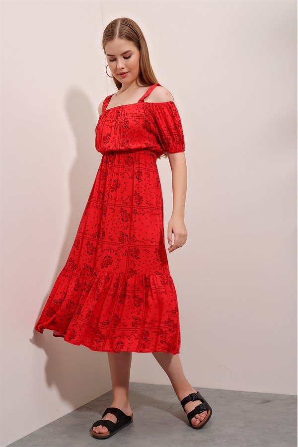 Kadın Kırmızı Eteği Volanlı Çiçek Desenli Elbise