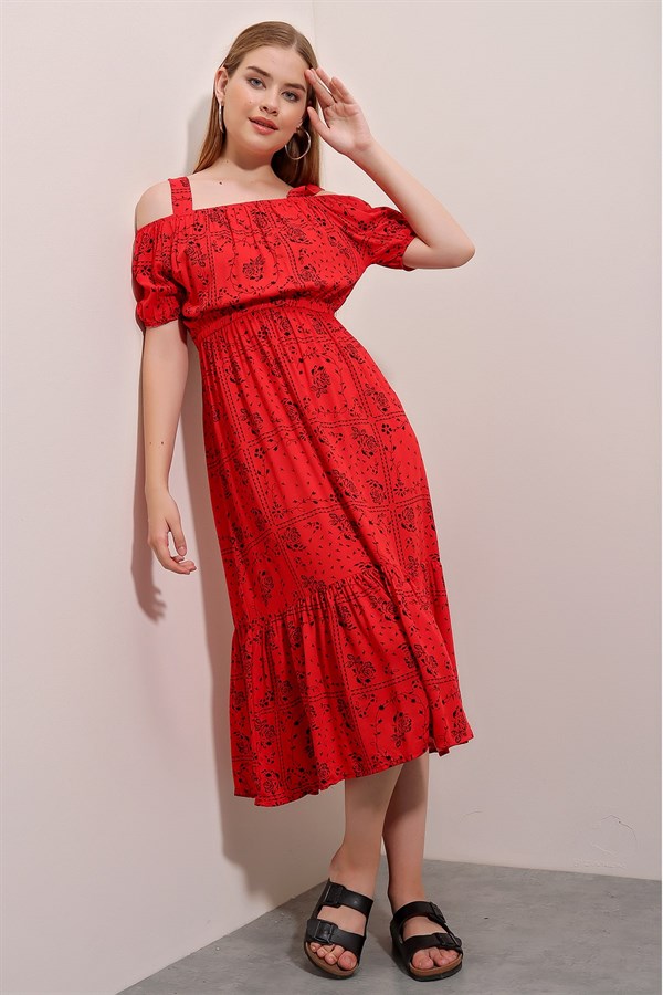 Kadın Kırmızı Eteği Volanlı Çiçek Desenli Elbise