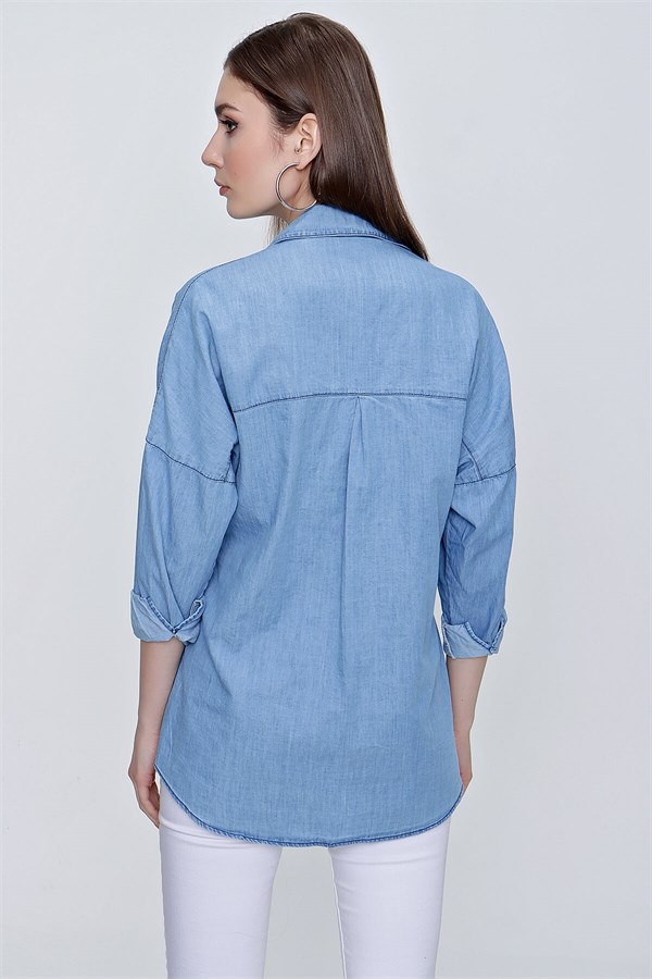 Kadın Açık Mavi Tek Torba Cepli Çıtçıtlı Kot Gömlek