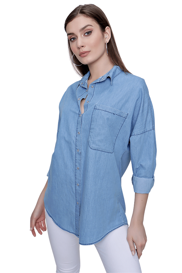 Kadın Açık Mavi Tek Torba Cepli Çıtçıtlı Kot Gömlek