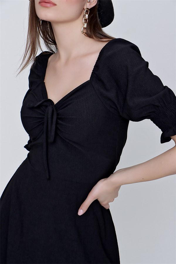 Kadın Siyah Kayık Yaka Gipeli Büzgülü Midi Elbise