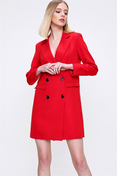Kadın Kırmızı Düğmeli Uzun Ceket