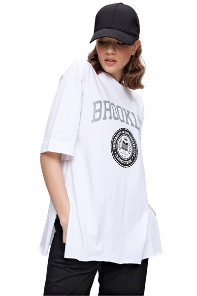 Kadın Beyaz Brooklyn Baskılı Tişört