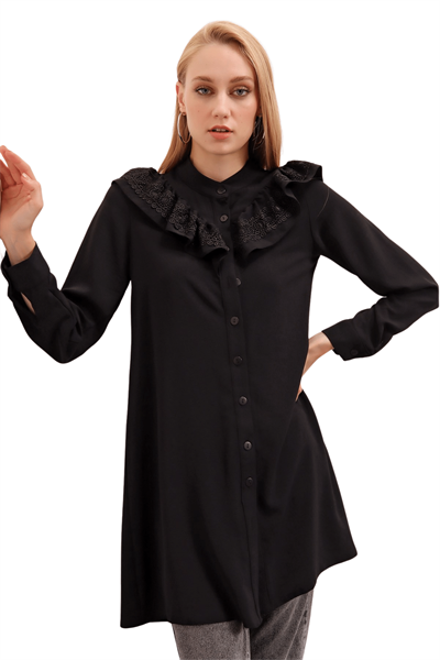 Kadın Siyah Robası Büzgülü Dantel Detay Tunik