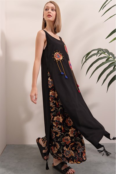 Kadın Siyah Nakışlı Çiçek Desen Elbise