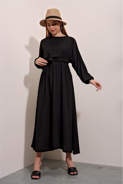 Kadın Siyah Kuşaklı Ayrobin Elbise