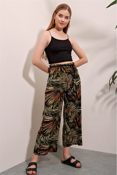 Kadın Siyah-Yeşil Desenli Bol Paça Pantolon