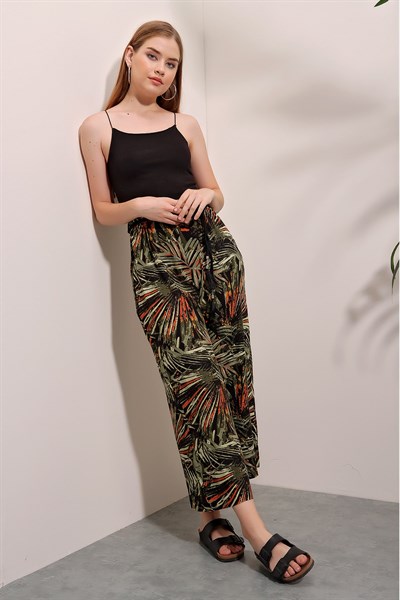 Kadın Siyah-Yeşil Desenli Bol Paça Pantolon