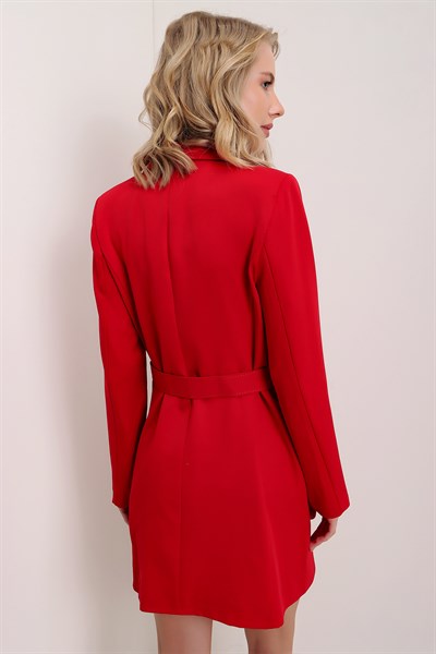 Kadın Kırmızı Kruvaze Yaka Kemerli Uzun Ceket