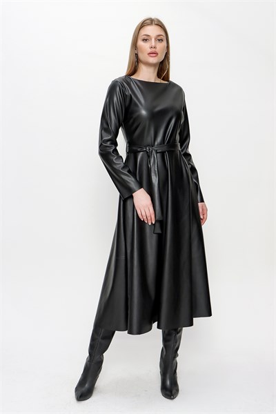 Kadın Siyah Eteği Kloş Kuşaklı Elbise