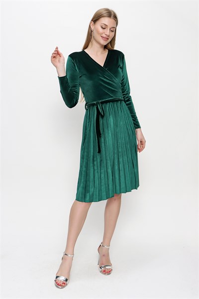 Kadın Zümrüt Yeşili Kemerli Kısa Kadife Elbise