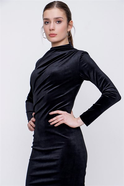 Kadın Siyah Yanı Büzgülü Kadife Elbise