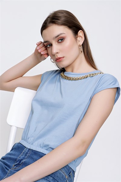 Kadın Mavi Yakası Zincirli Tişört