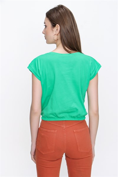 Kadın Yeşil Yakası Zincirli Tişört