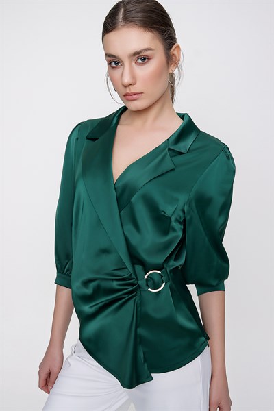 Kadın Yeşil Kruvaze Yaka Tokalı Saten Bluz