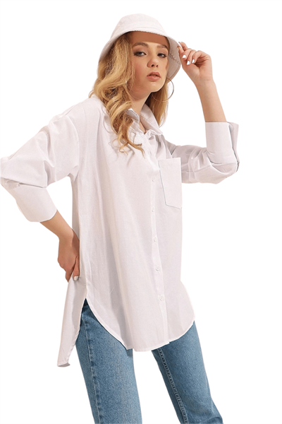 Kadın Beyaz Sırtı Düğme Detaylı Oversize Gömlek