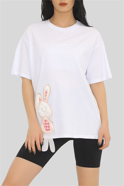 Kadın Beyaz Tavşan Nakışlı Tişört