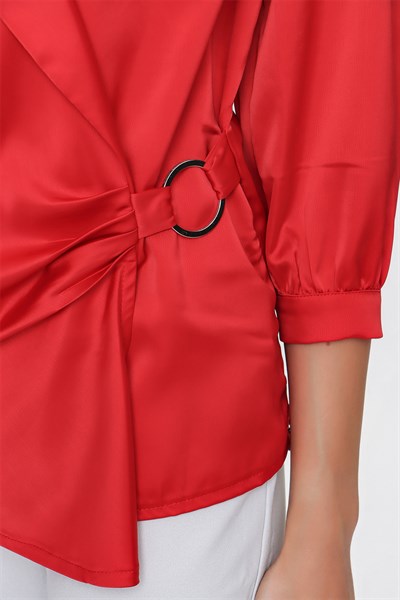 Kadın Kırmızı Kruvaze Yaka Tokalı Saten Bluz