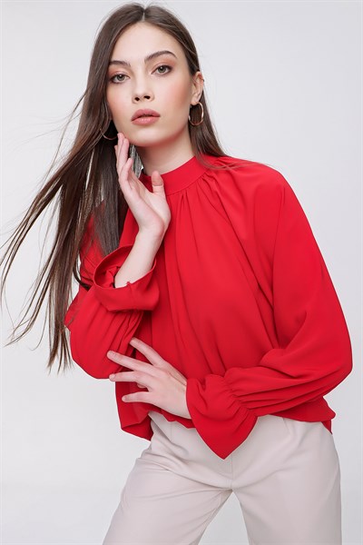 Kadın Kırmızı Yaka Büzgülü Kol Lastikli Bluz