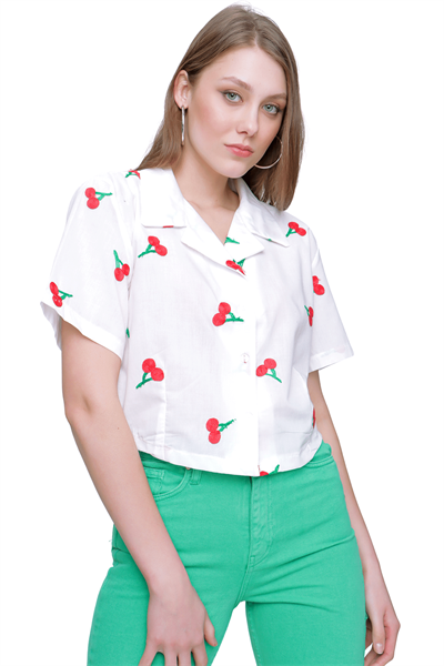 Kadın Krem Kiraz Nakışlı Crop Gömlek