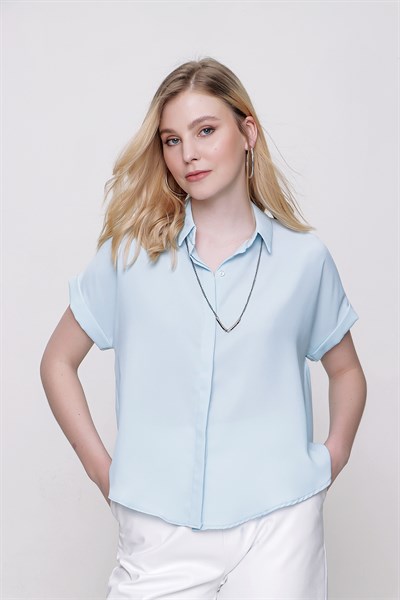 Kadın Mavi Kısa Kol Kolyeli Gömlek
