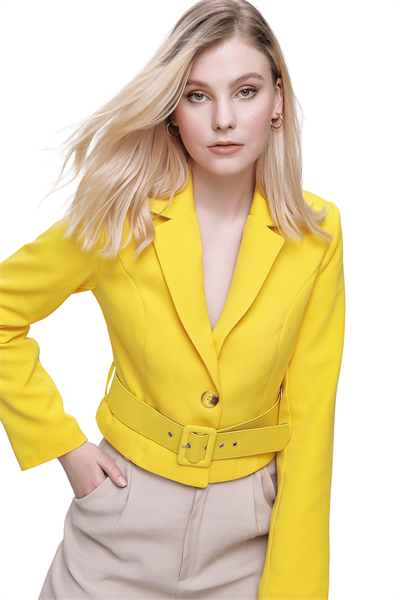 Kadın Sarı Kemerli Kısa Ceket