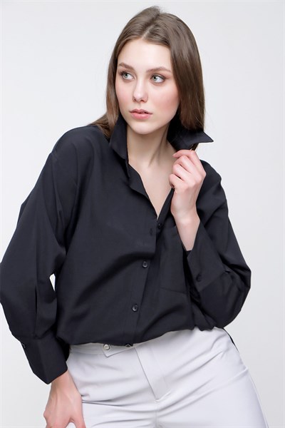 Kadın Siyah Sırtı Düğme Detaylı Oversize Gömlek