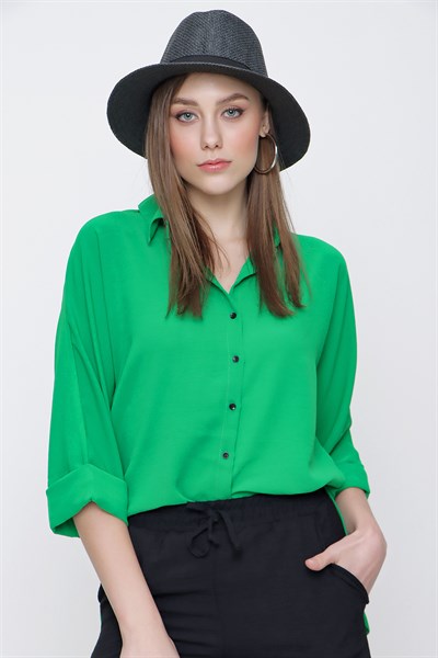 Kadın Yeşil Önü Kısa Arkası Uzun Kapri Kol Gömlek